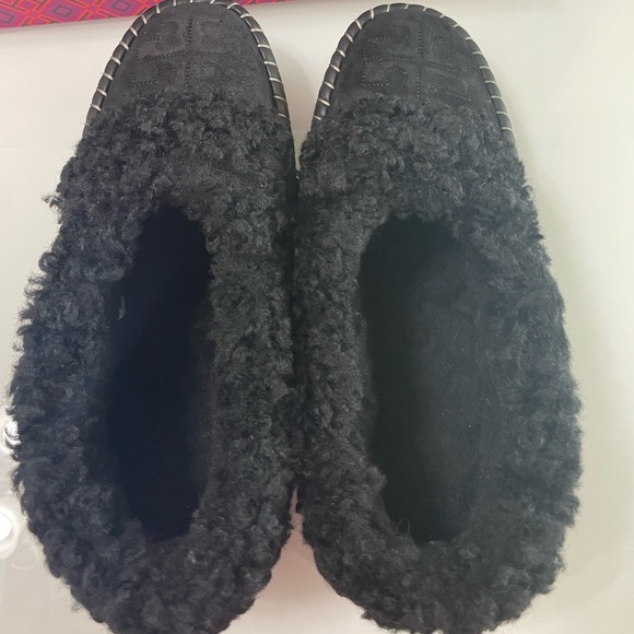 Tory Burch Shearling Slipper in Black NEW 9.5 - Picture 4 of 5